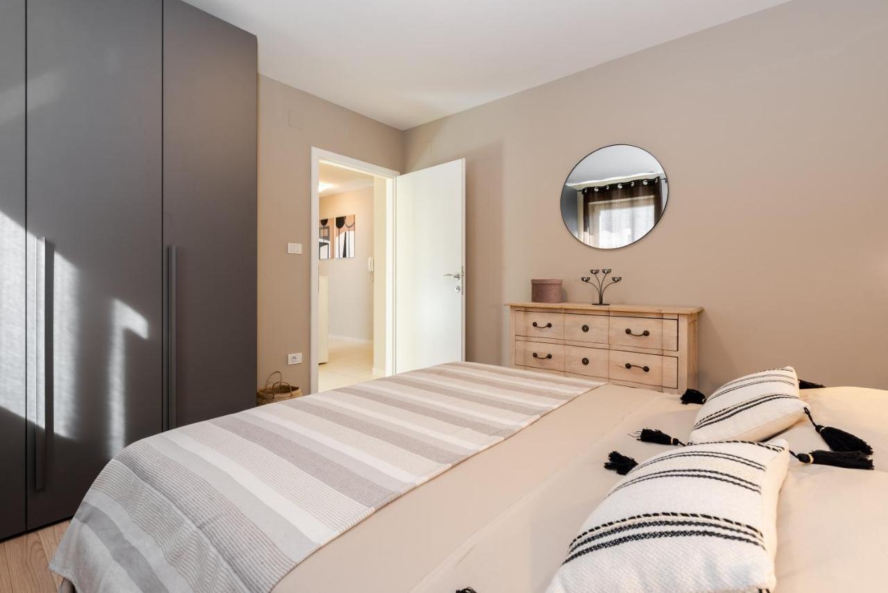 Apartment Cami -Stylish Apartment With A Beautiful Seaview Rabac Exterior photo